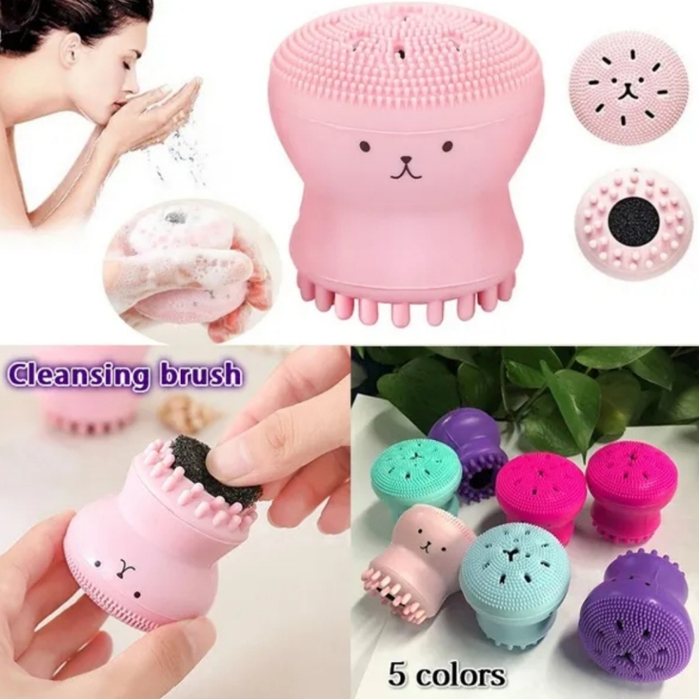 New with tags. Adorable facial exfoliating and cleansing brush